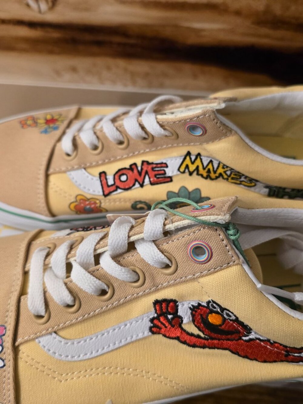 VANS x Sesame Street Elmo Old Skool Sneakers Shoes Women's Sz 7.5 US NEW RARE - Picture 8 of 16
